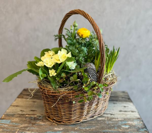 Påskplantering i korg